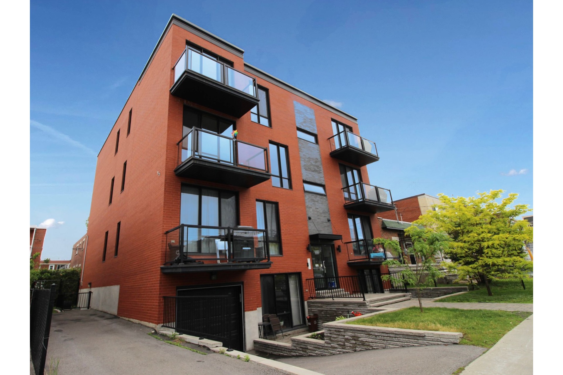 image 2 - Apartment For sale Villeray/Saint-Michel/Parc-Extension Montréal  - 6 rooms