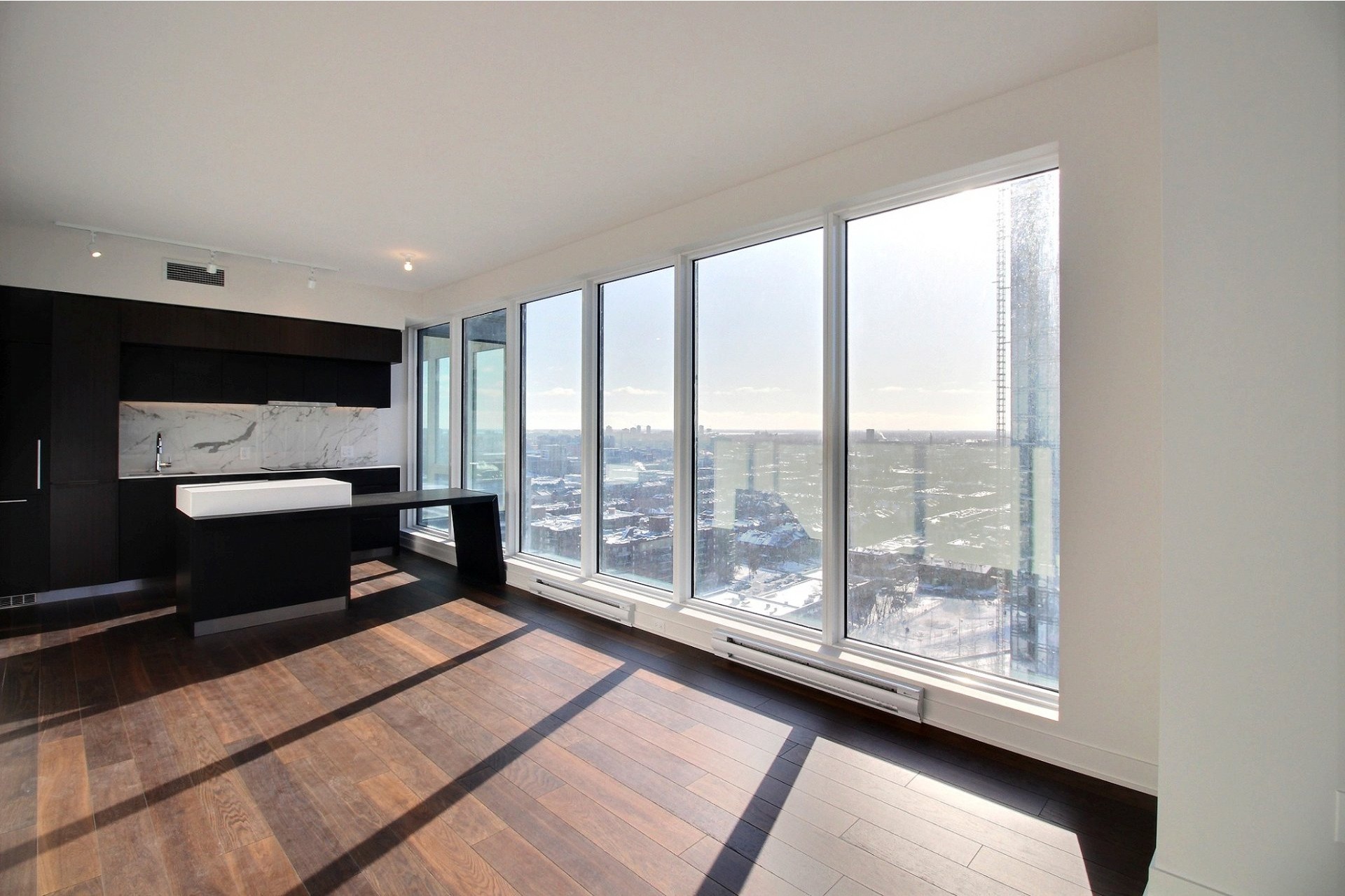 image 0 - Apartment For rent Ville-Marie Montréal  - 7 rooms