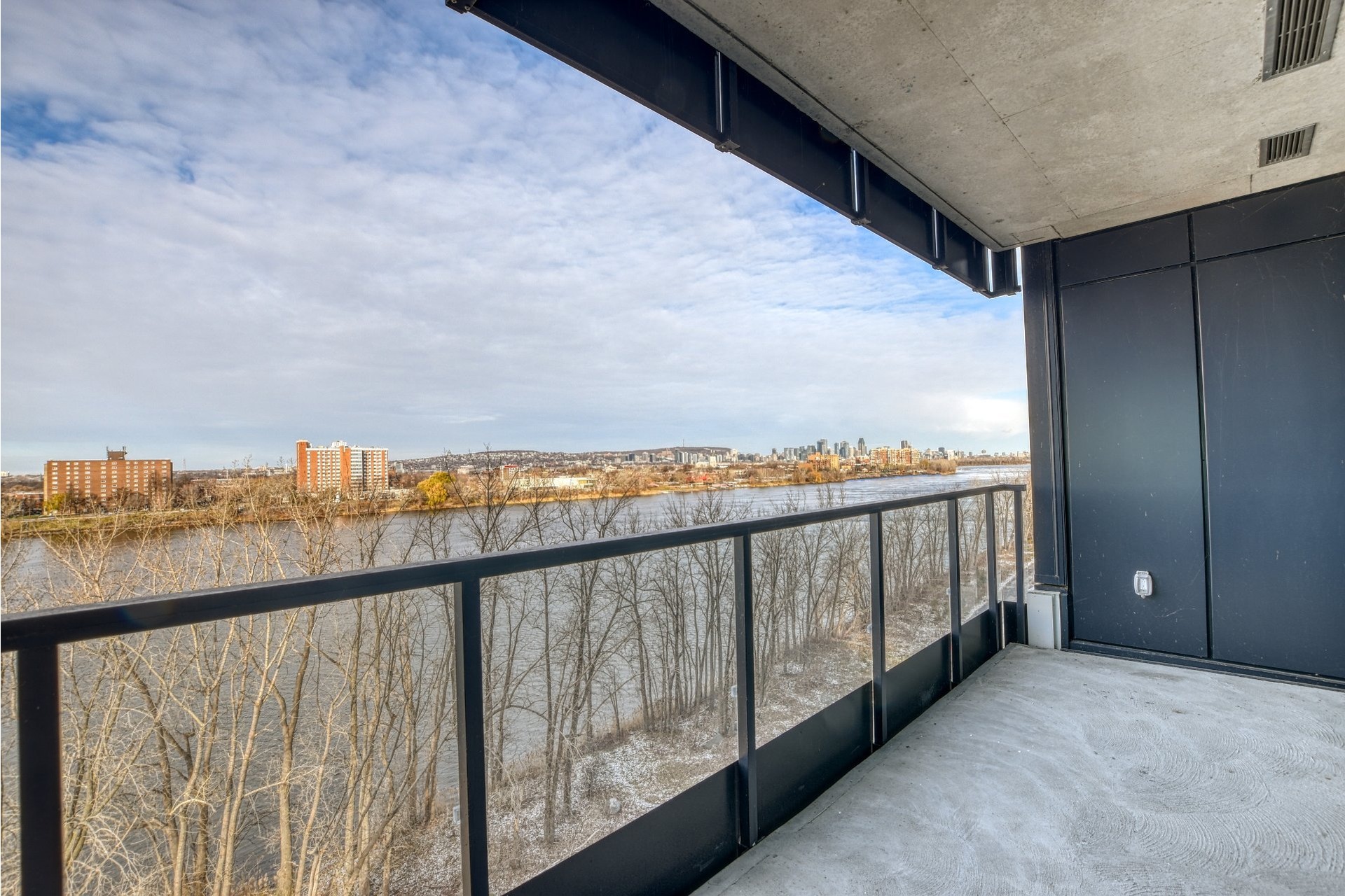image 15 - Apartment For rent Verdun/Île-des-Soeurs Montréal  - 6 rooms