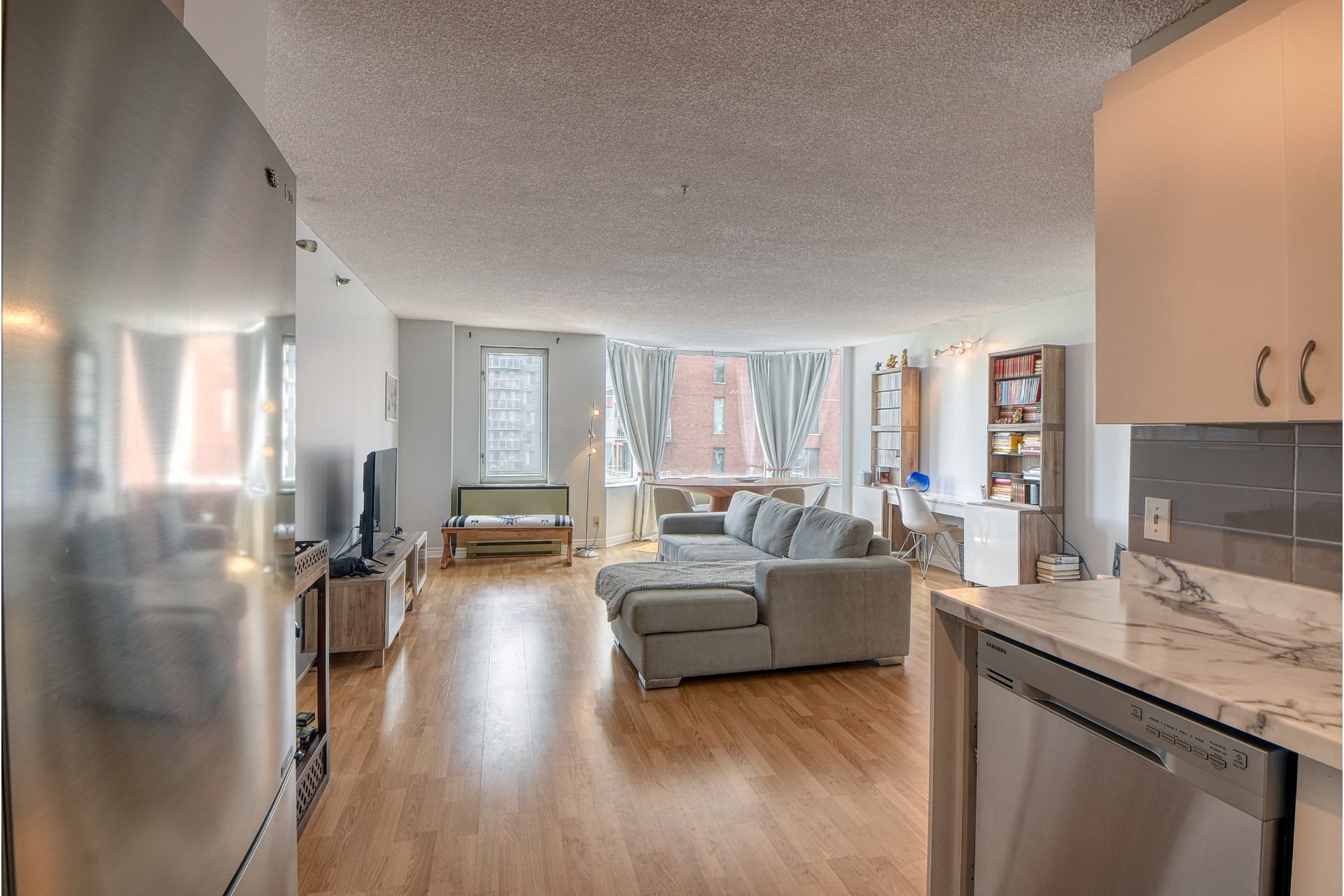 image 7 - Apartment For rent Ville-Marie Montréal  - 5 rooms