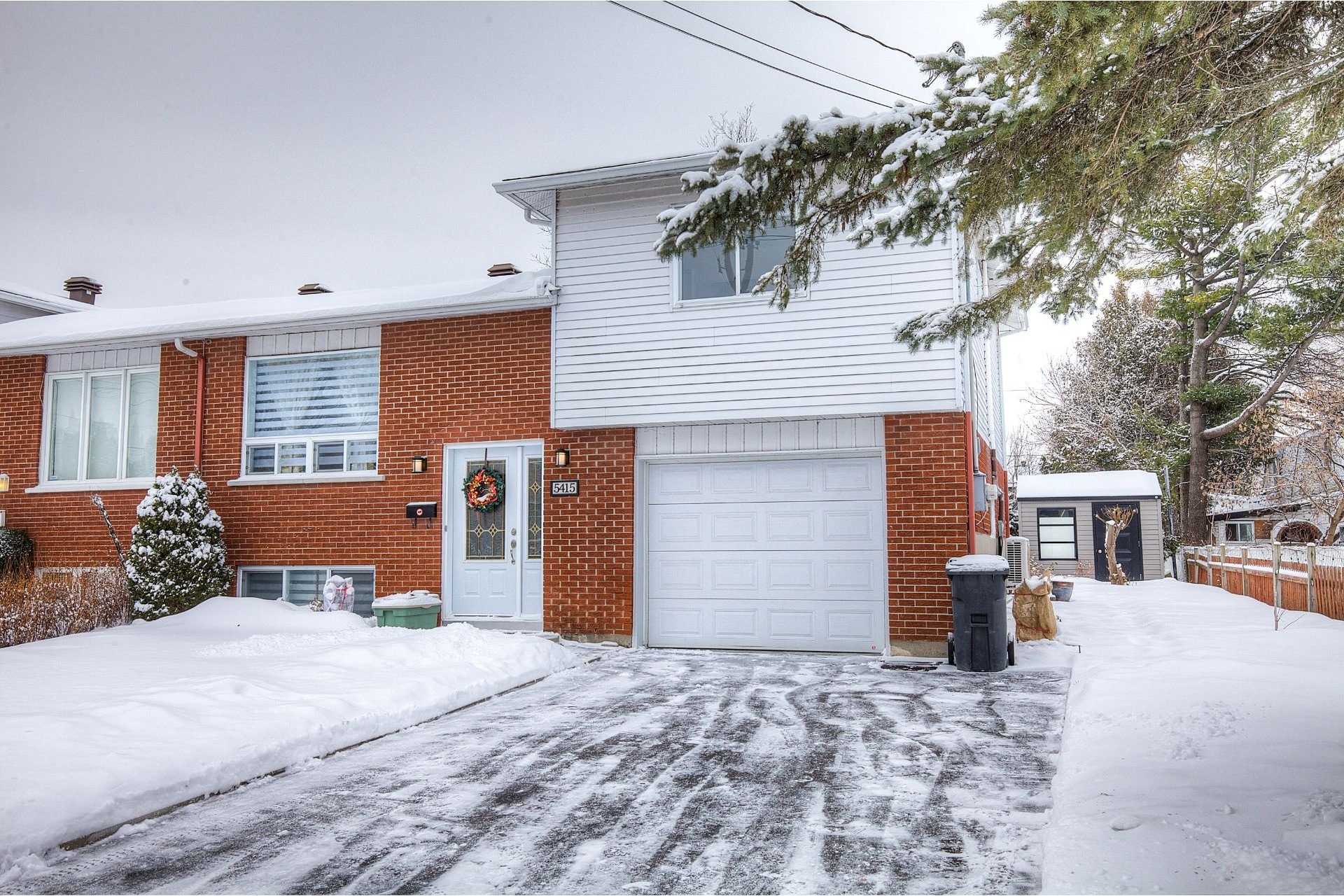 image 0 - House For sale Saint-Hubert Longueuil  - 10 rooms