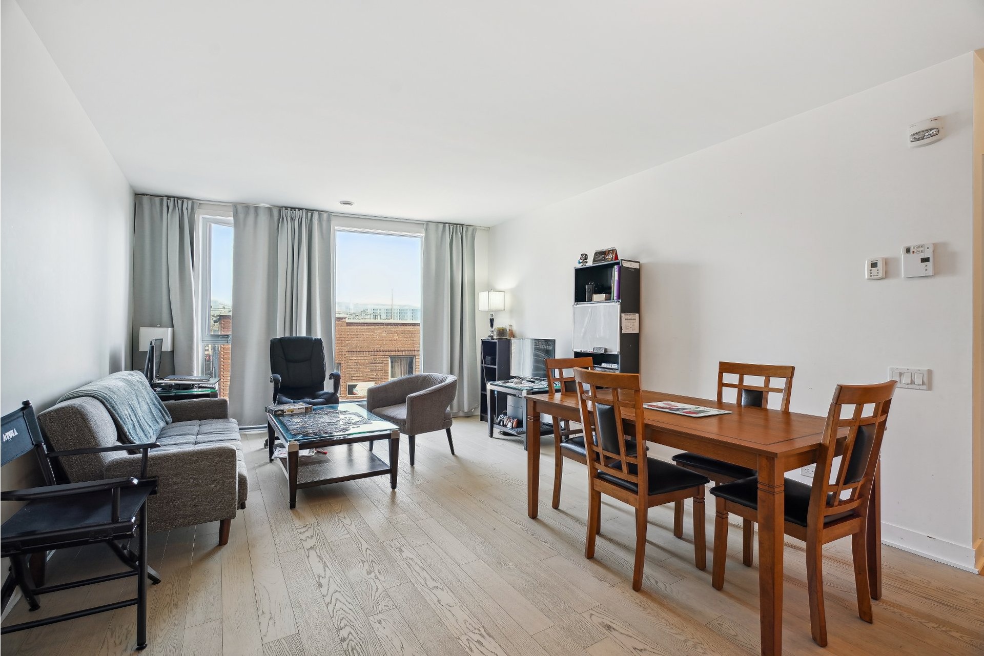 image 2 - Apartment For rent Villeray/Saint-Michel/Parc-Extension Montréal  - 6 rooms