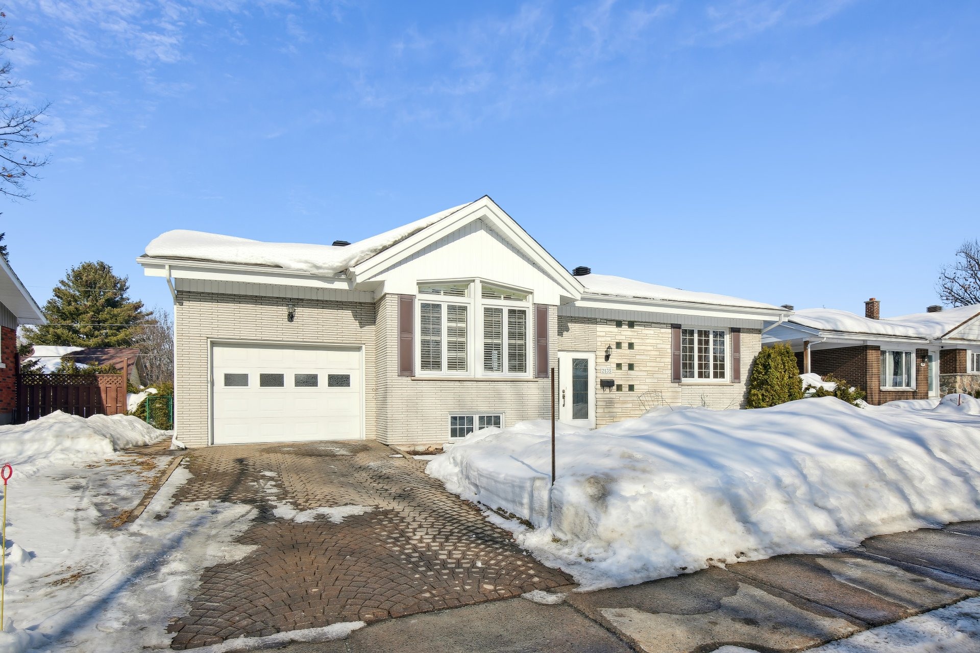 image 1 - House For sale Sorel-Tracy - 10 rooms