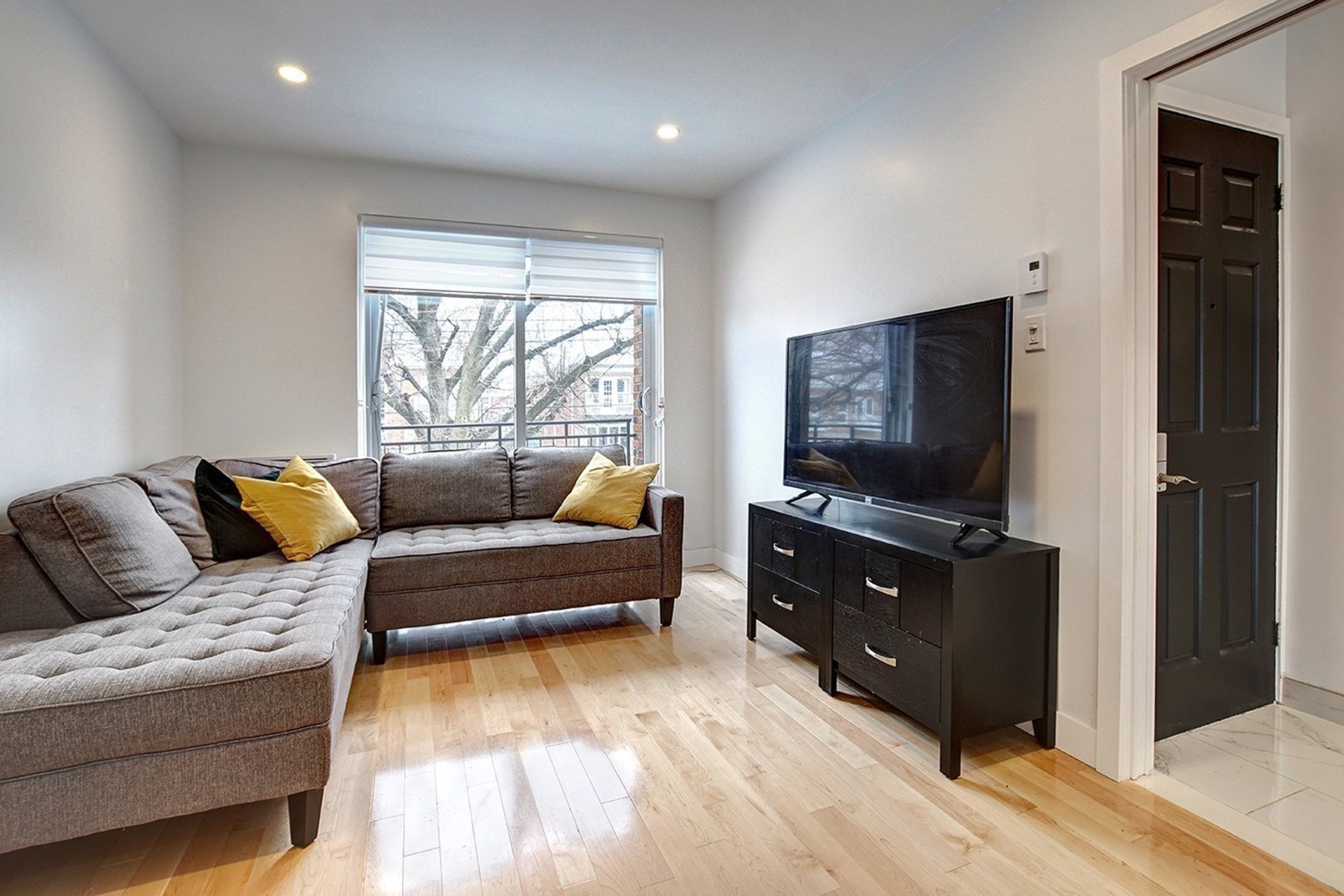 image 1 - Apartment For rent Rosemont/La Petite-Patrie Montréal  - 3 rooms