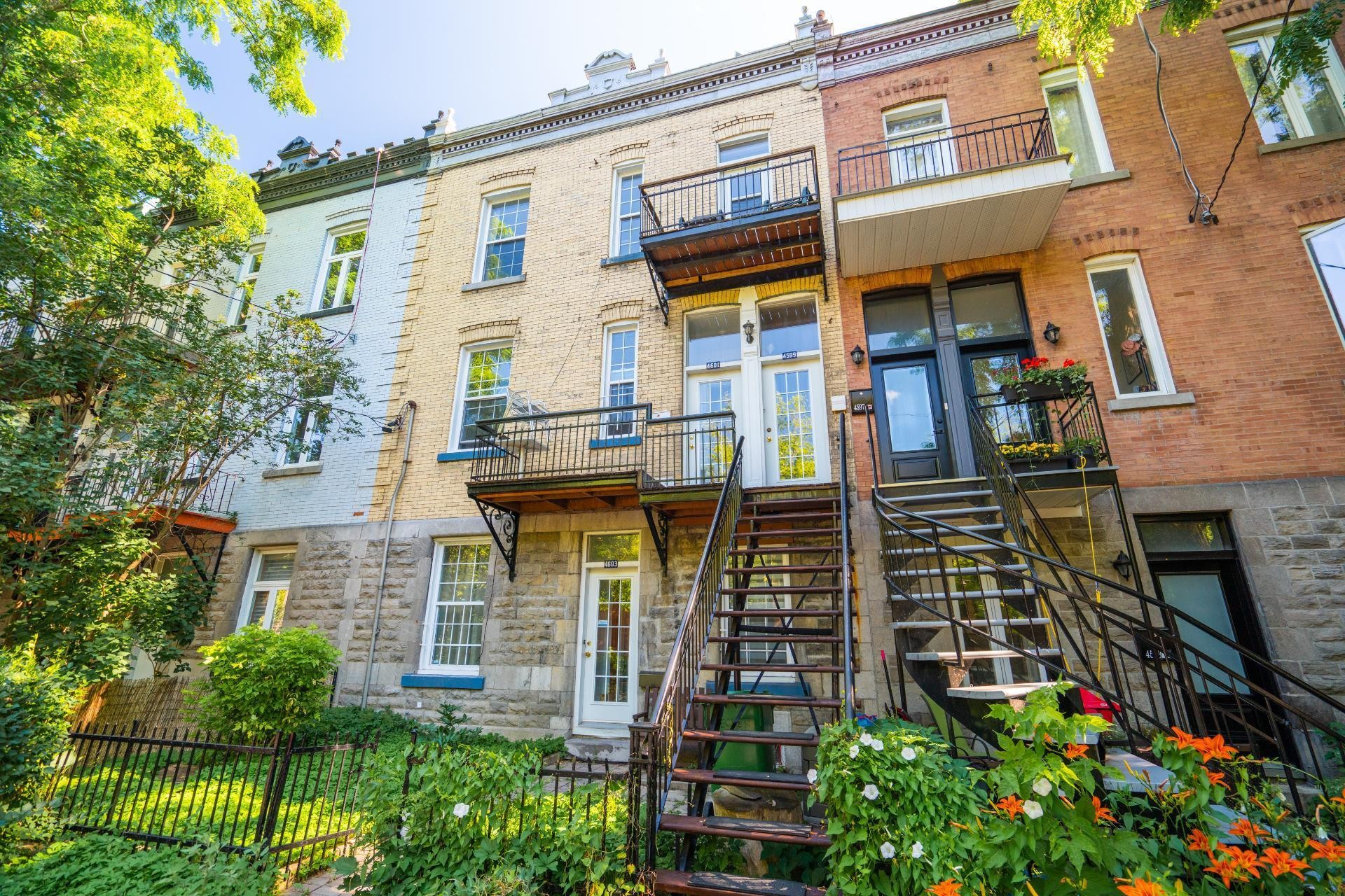 image 1 - Apartment For rent Le Plateau-Mont-Royal Montréal  - 8 rooms