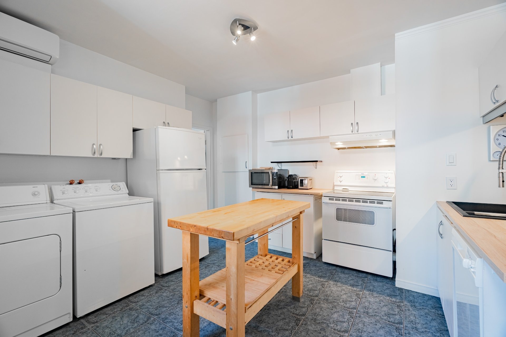 image 12 - Apartment For rent Le Plateau-Mont-Royal Montréal  - 8 rooms