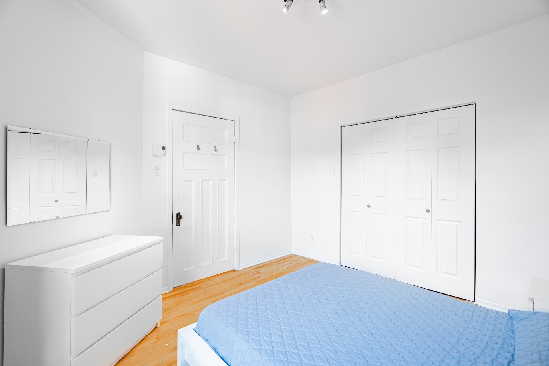 image 10 - Apartment For rent Le Plateau-Mont-Royal Montréal  - 8 rooms
