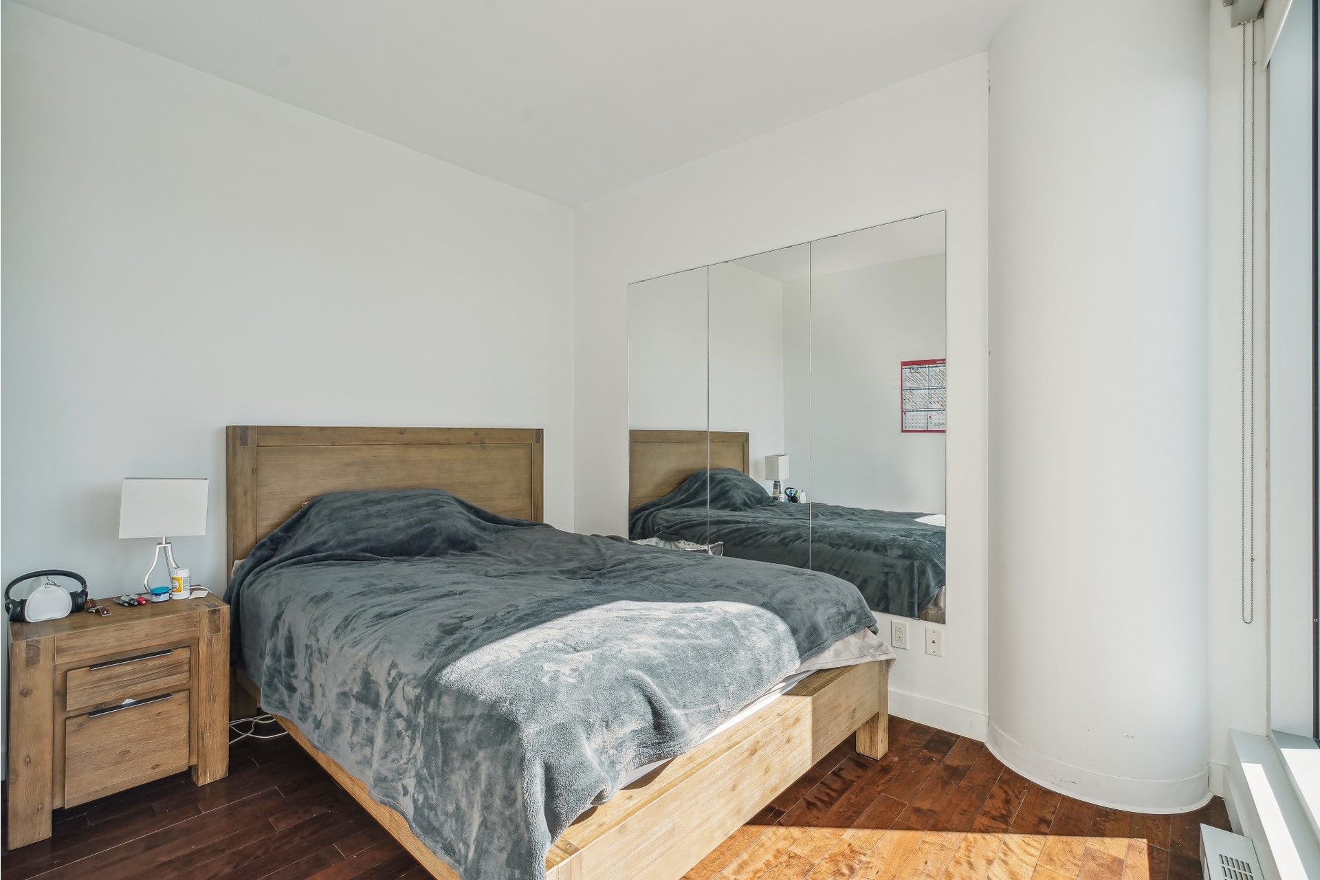 image 12 - Apartment For rent Ville-Marie Montréal  - 4 rooms