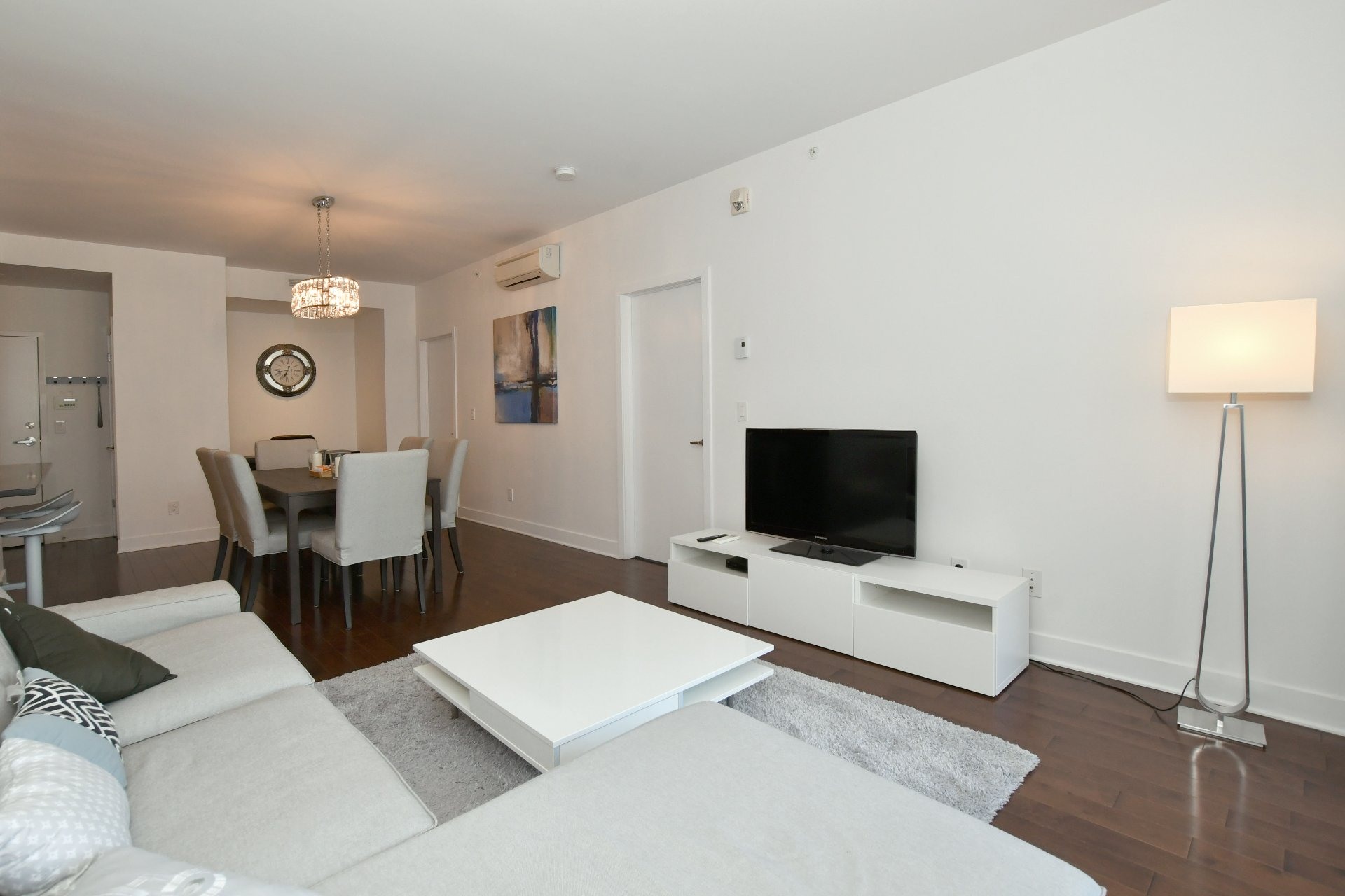 image 3 - Apartment For rent Côte-des-Neiges/Notre-Dame-de-Grâce Montréal  - 4 rooms