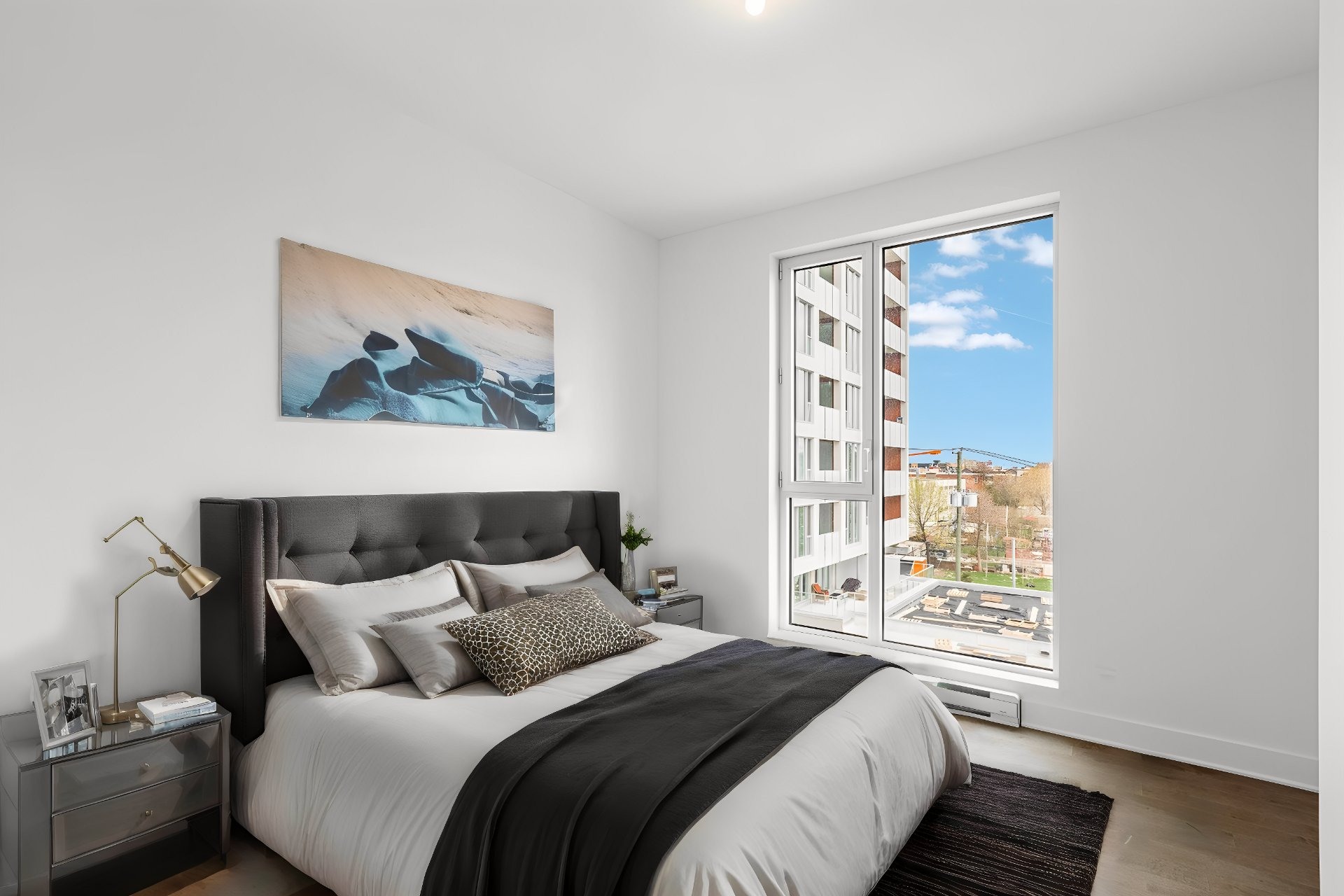 image 4 - Apartment For rent Côte-des-Neiges/Notre-Dame-de-Grâce Montréal  - 9 rooms
