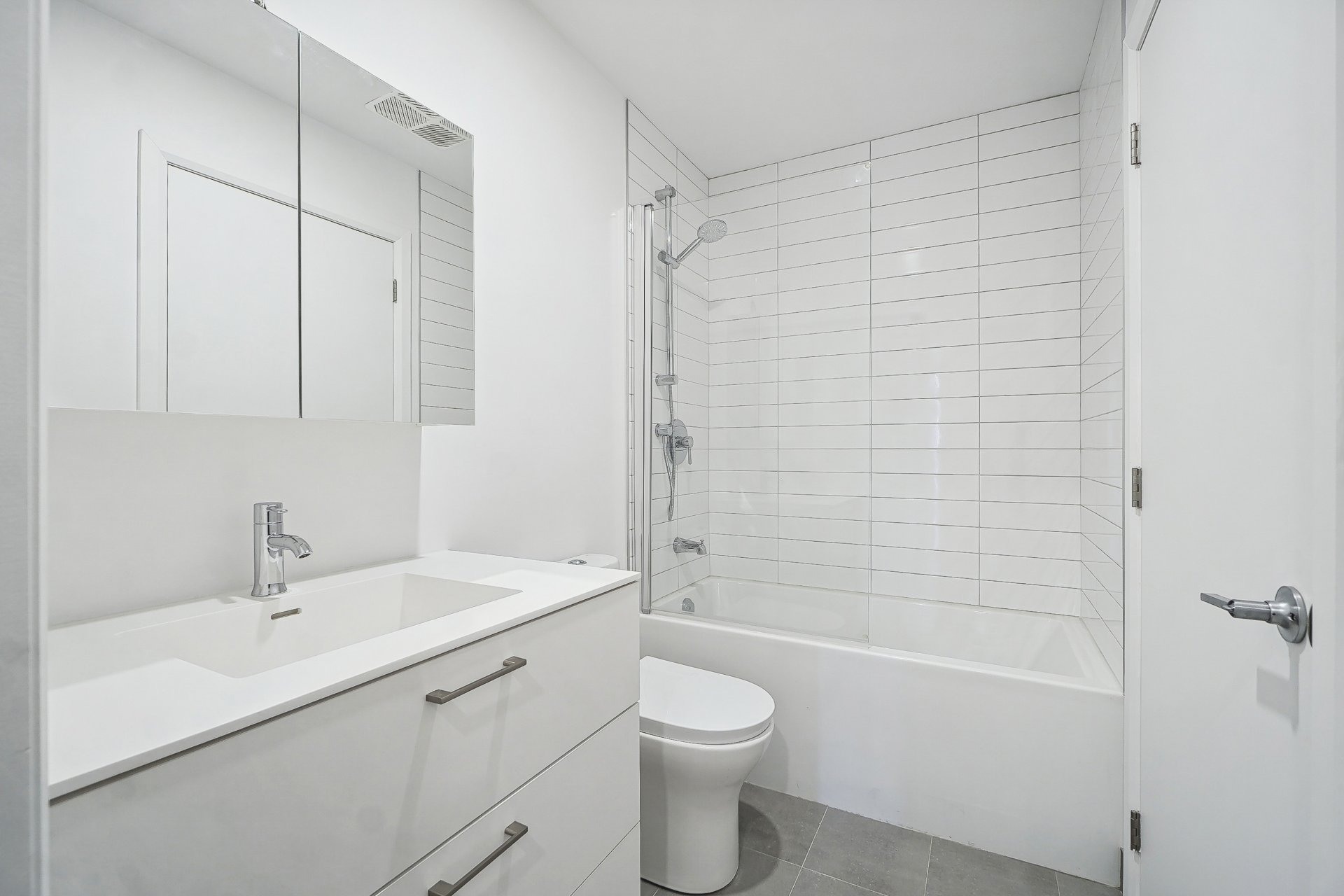 image 15 - Apartment For rent Mercier/Hochelaga-Maisonneuve Montréal  - 5 rooms