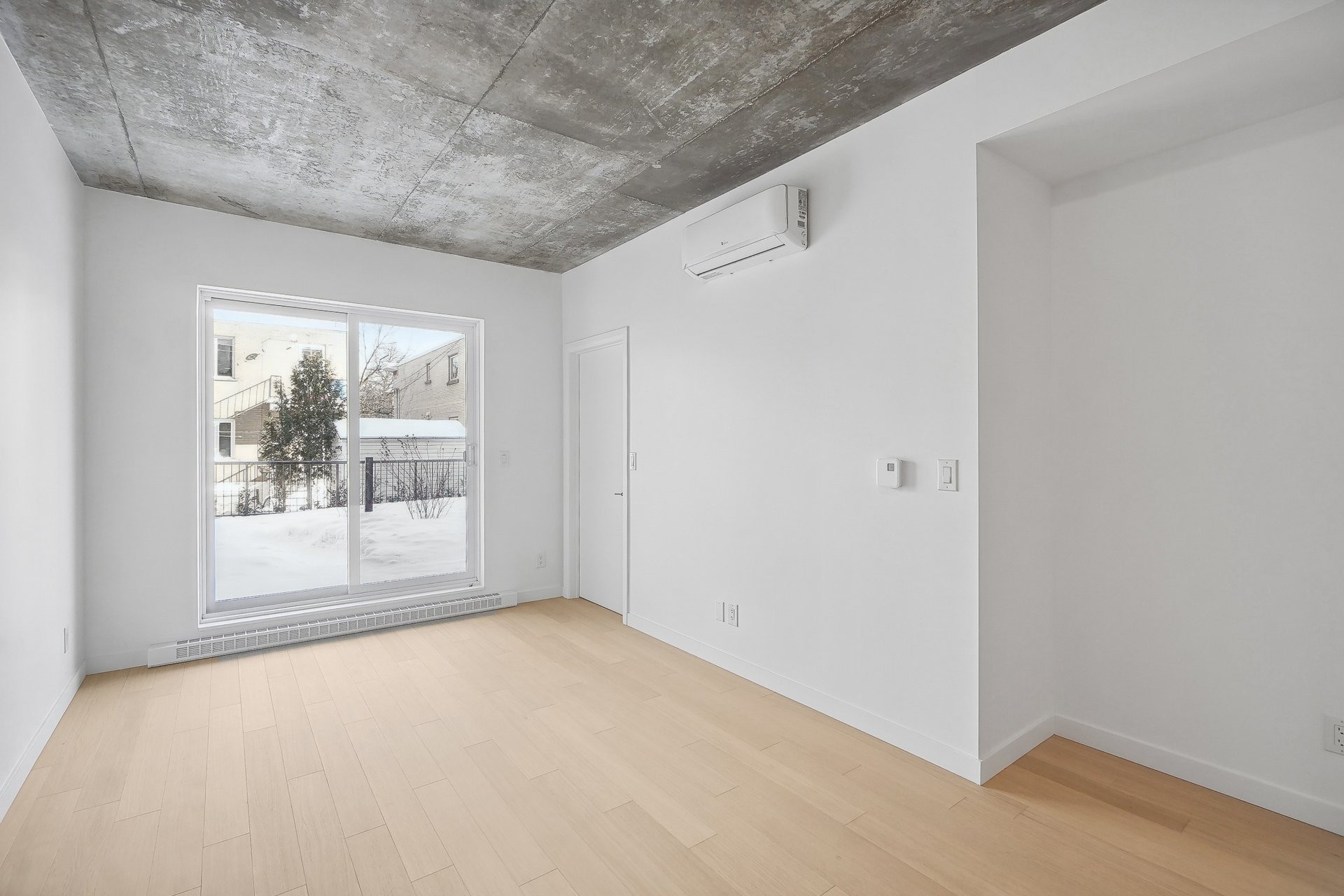 image 13 - Apartment For rent Mercier/Hochelaga-Maisonneuve Montréal  - 5 rooms