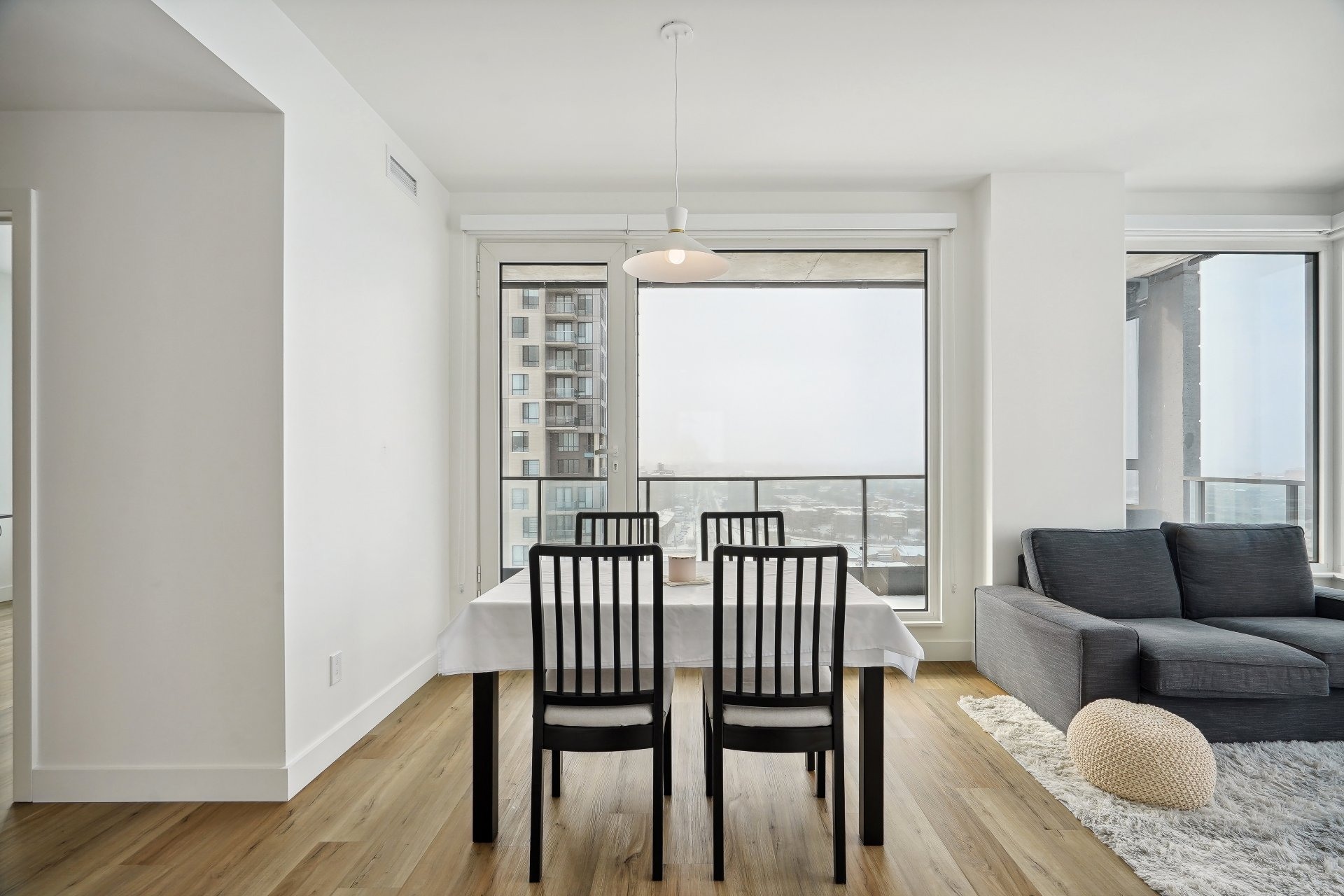 image 5 - Apartment For rent Ahuntsic-Cartierville Montréal  - 8 rooms