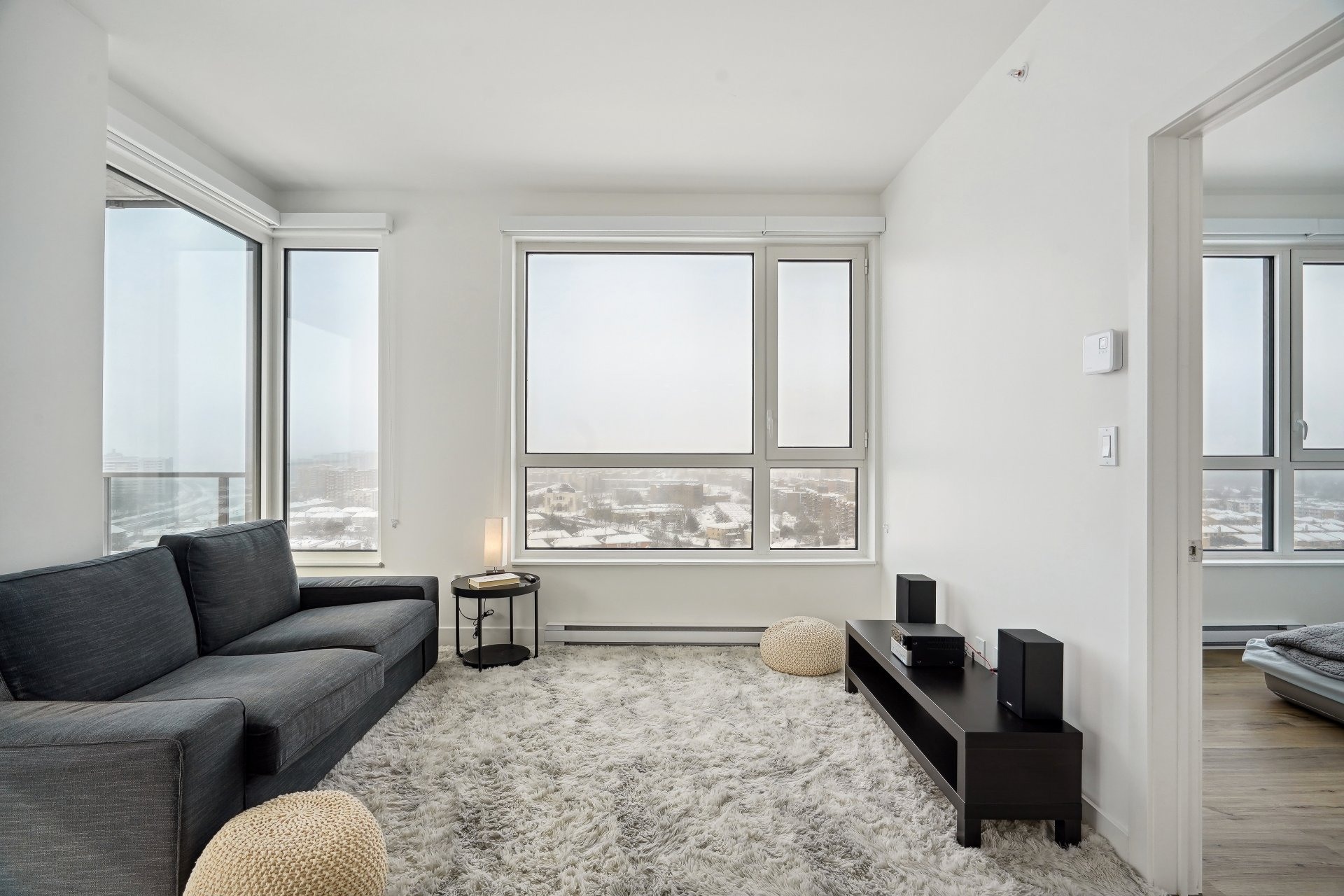 image 1 - Apartment For rent Ahuntsic-Cartierville Montréal  - 8 rooms