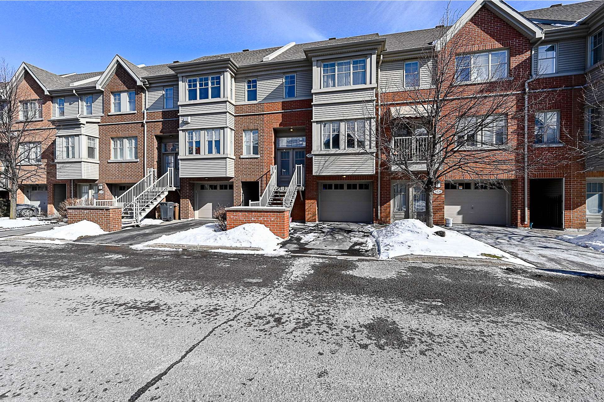 image 1 - House For sale Chomedey Laval  - 11 rooms