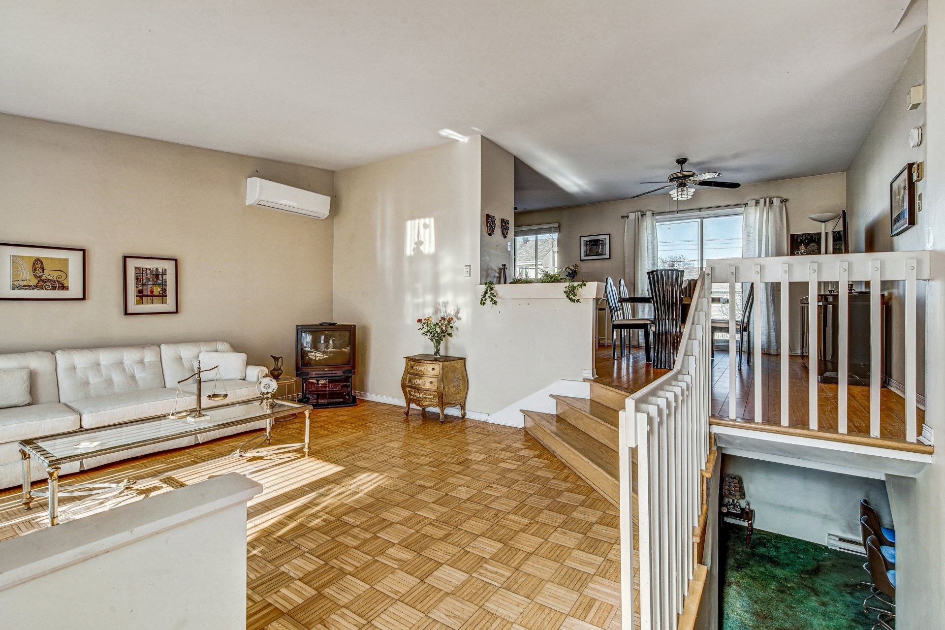 image 2 - House For sale Chomedey Laval  - 7 rooms