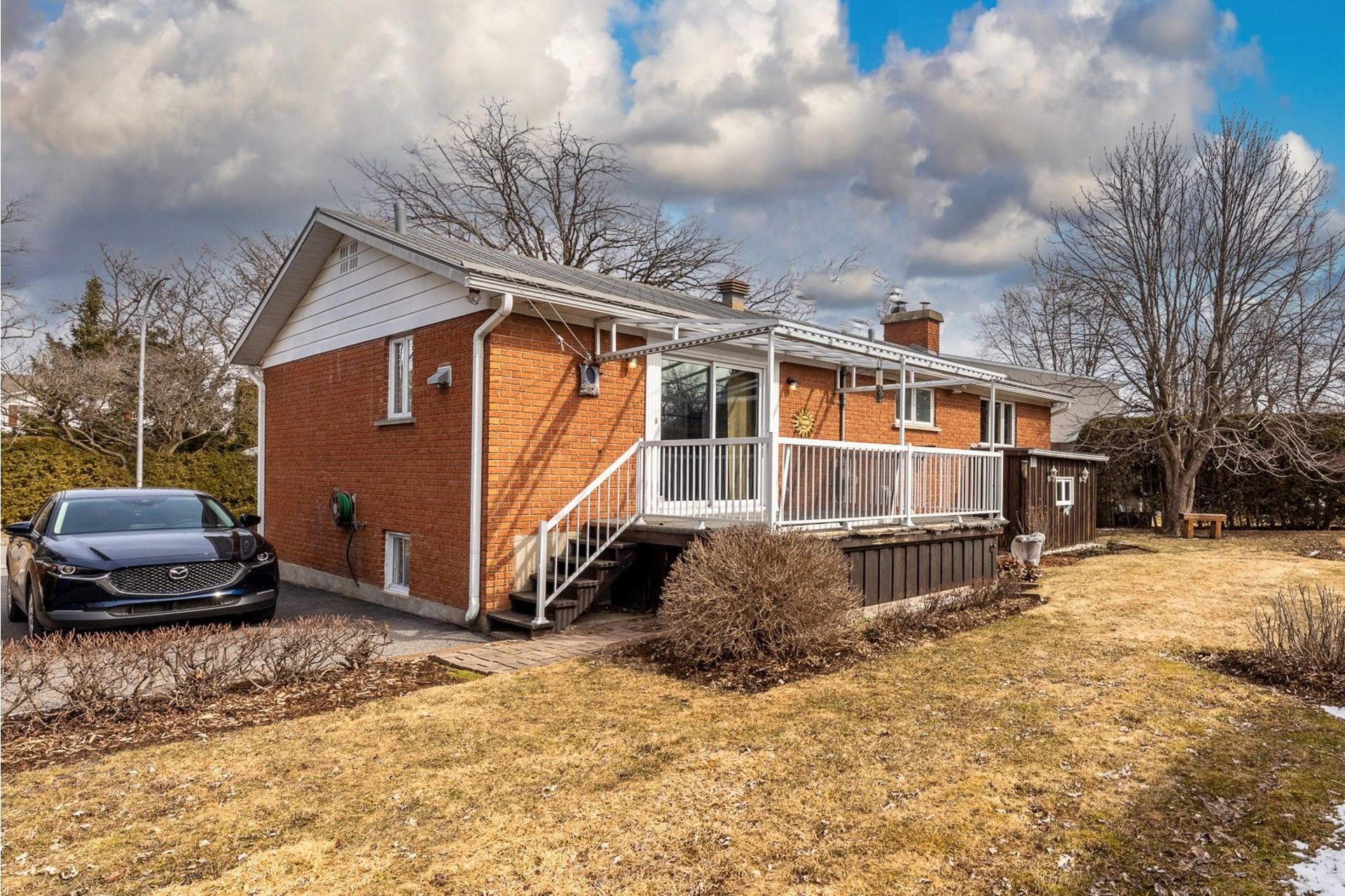 image 1 - House For sale Boucherville - 11 rooms