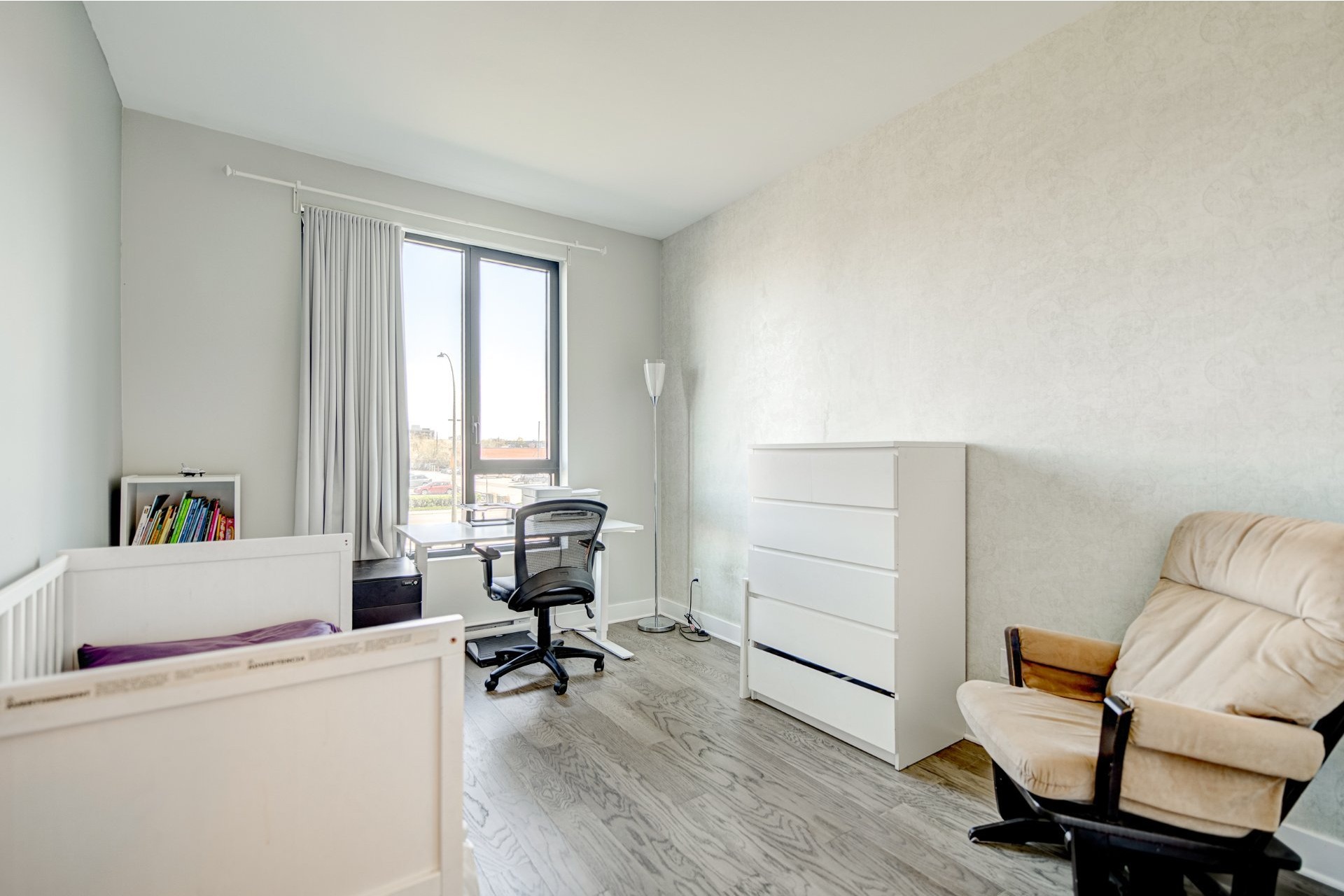 image 21 - Apartment For rent Côte-des-Neiges/Notre-Dame-de-Grâce Montréal  - 8 rooms