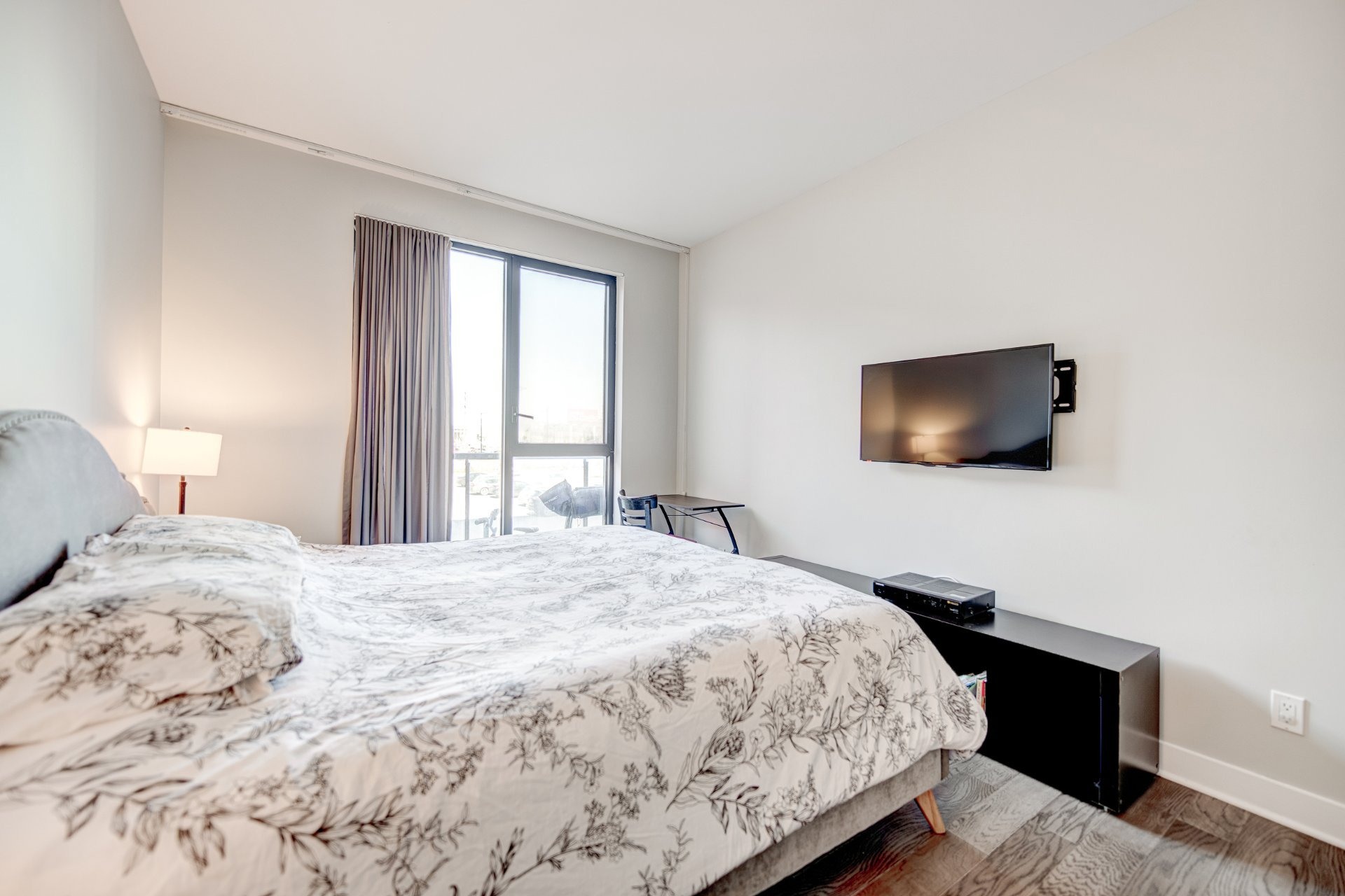 image 34 - Apartment For rent Côte-des-Neiges/Notre-Dame-de-Grâce Montréal  - 8 rooms