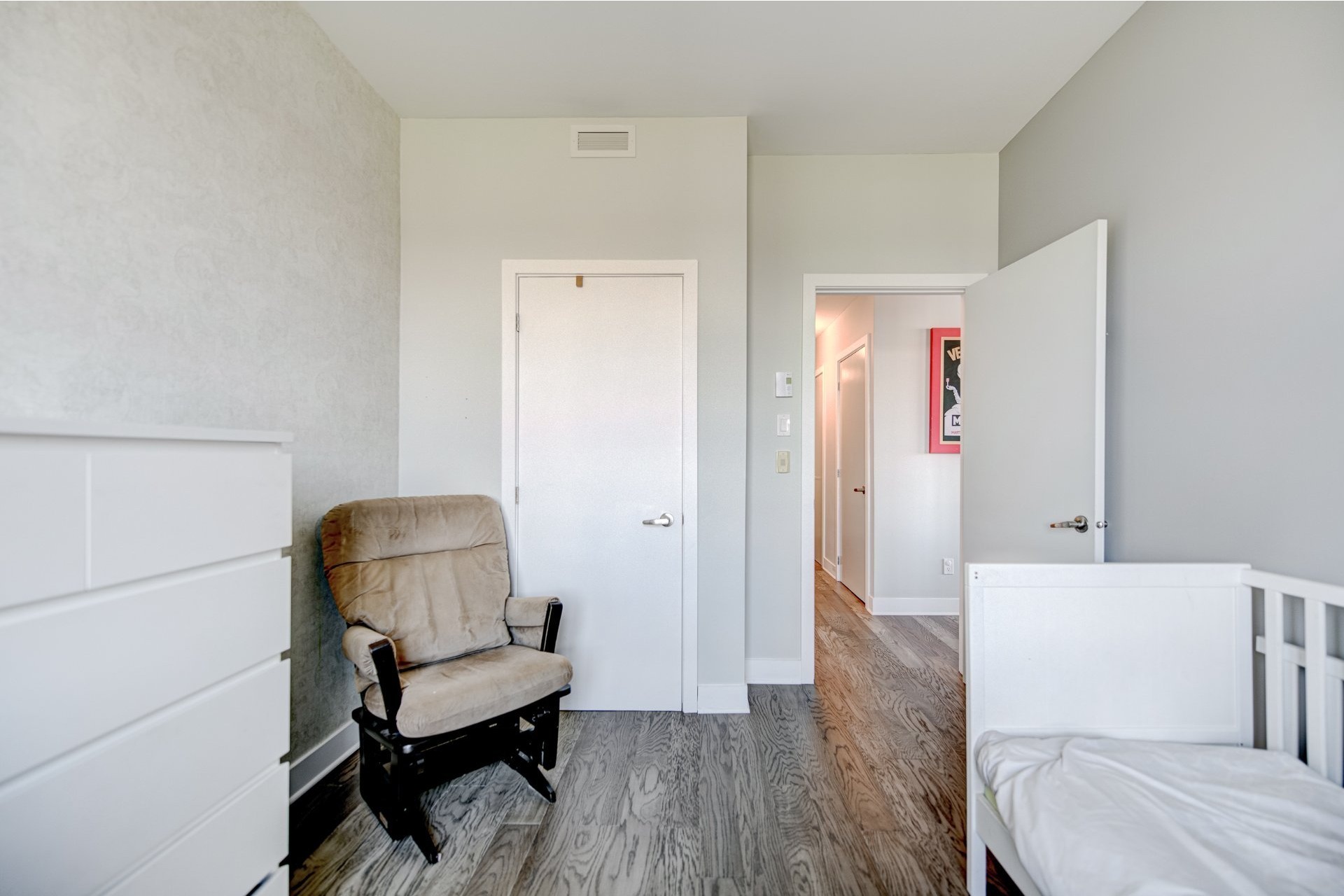 image 28 - Apartment For rent Côte-des-Neiges/Notre-Dame-de-Grâce Montréal  - 8 rooms