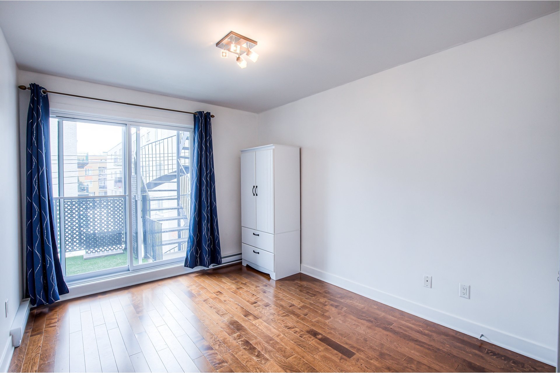 image 12 - Apartment For rent Mercier/Hochelaga-Maisonneuve Montréal  - 5 rooms