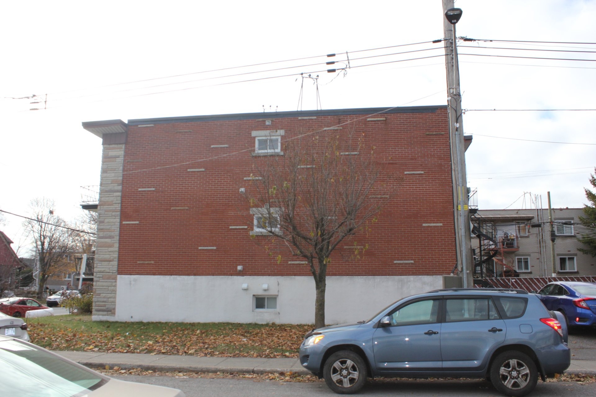 image 4 - Immeuble à revenus À vendre Anjou Montréal 