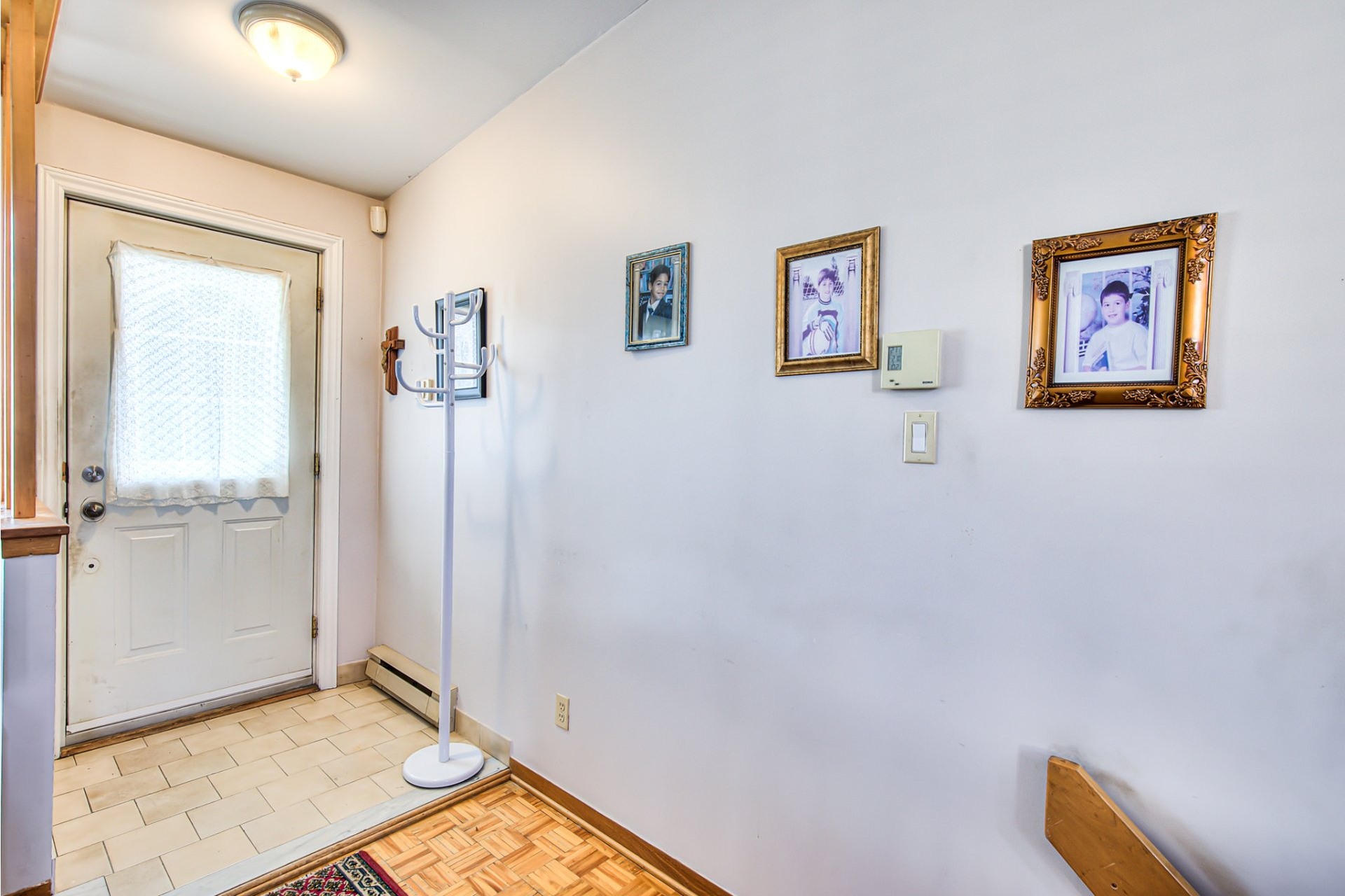 image 2 - House For sale Chomedey Laval  - 9 rooms