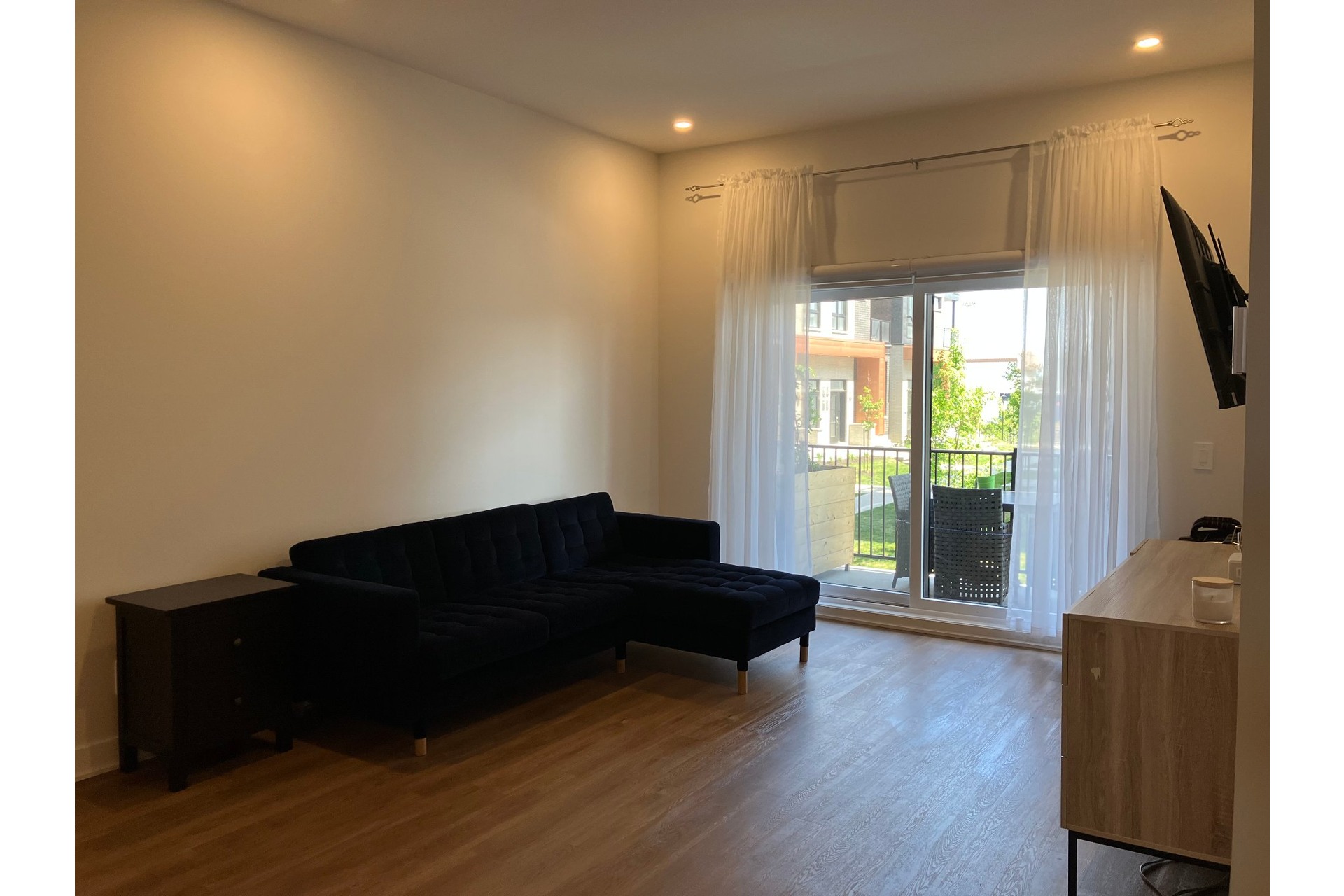 image 9 - Apartment For rent Candiac - 5 rooms