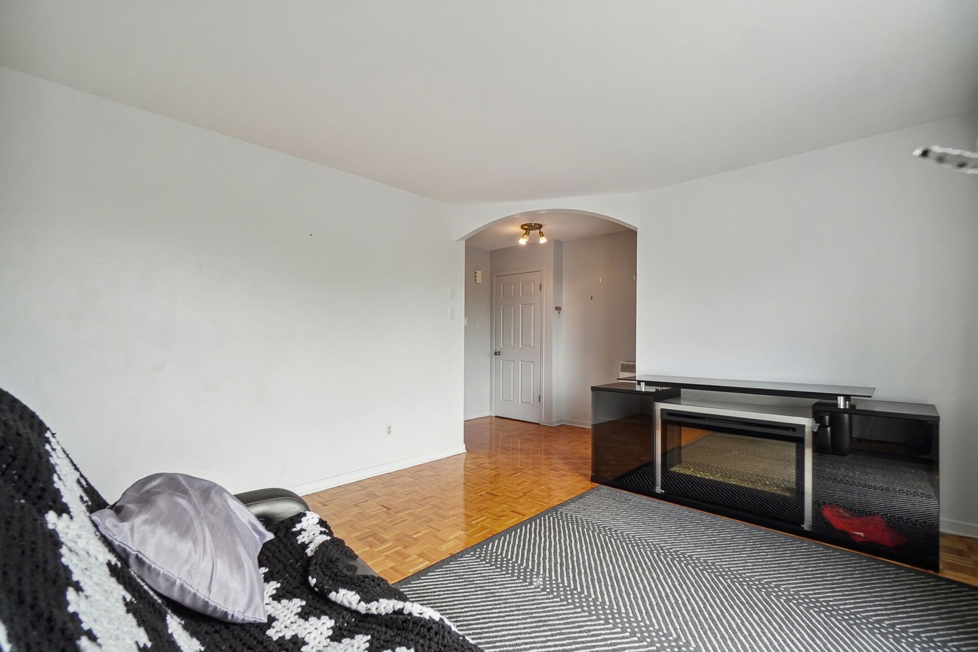 image 4 - Apartment For rent LaSalle Montréal  - 7 rooms