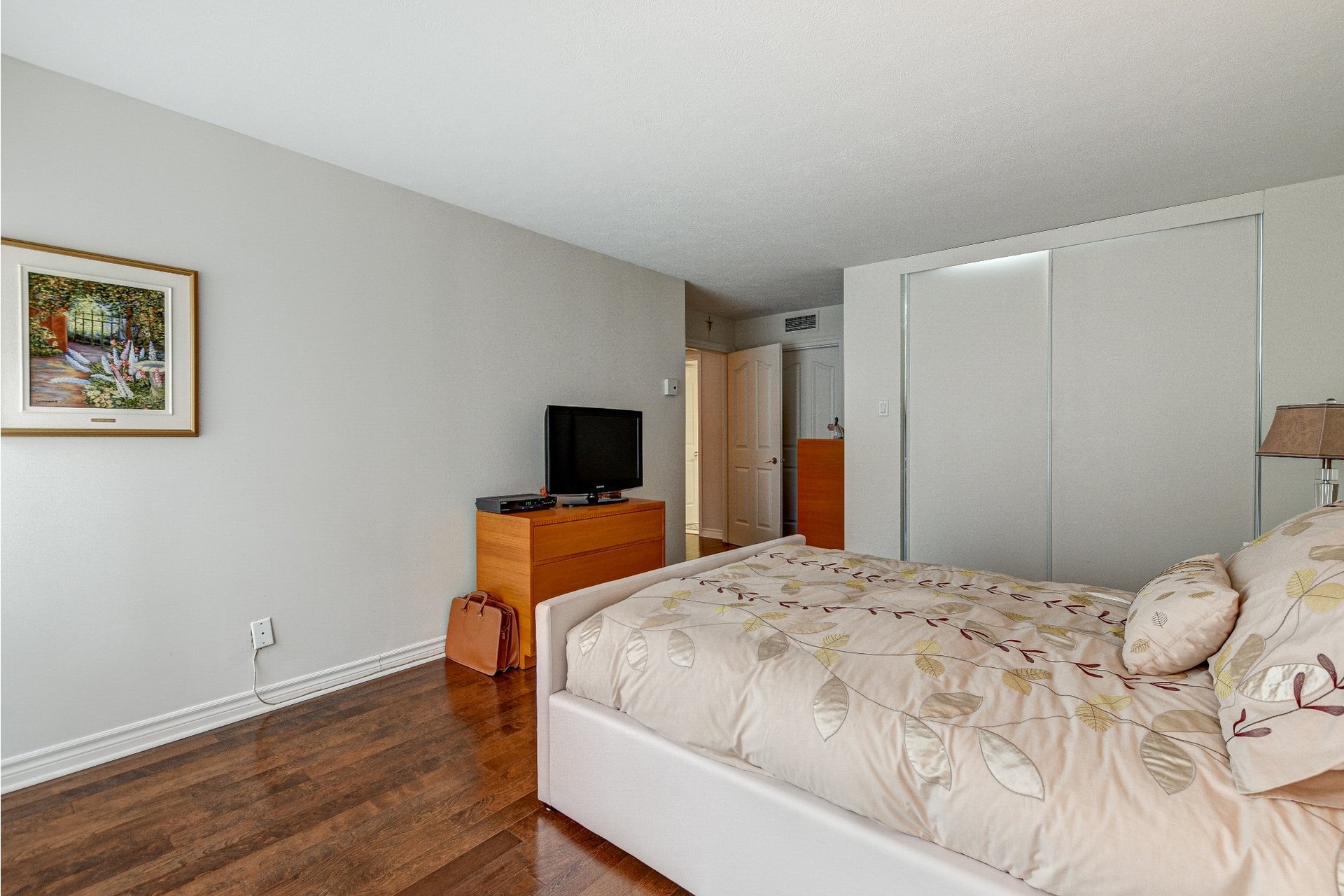 image 10 - Apartment For sale Ville-Marie Montréal  - 4 rooms