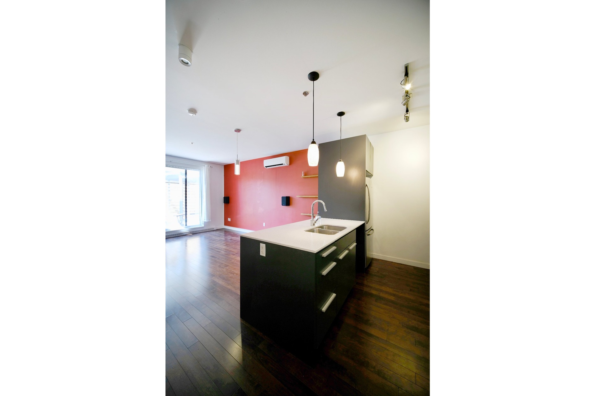 image 2 - Apartment For rent Lachine Montréal  - 6 rooms