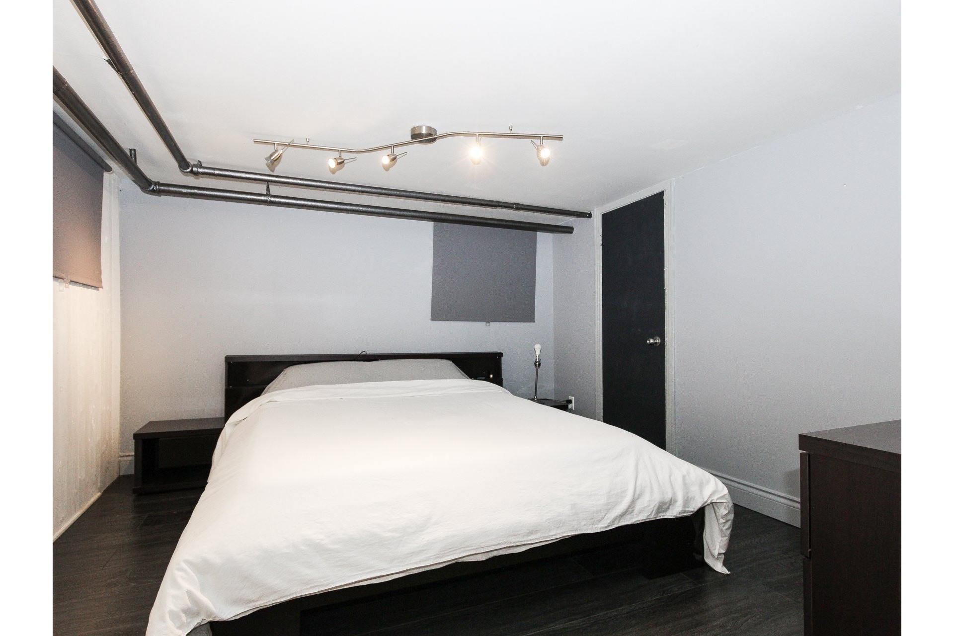 image 27 - Triplex For sale Mercier/Hochelaga-Maisonneuve Montréal  - 10 rooms
